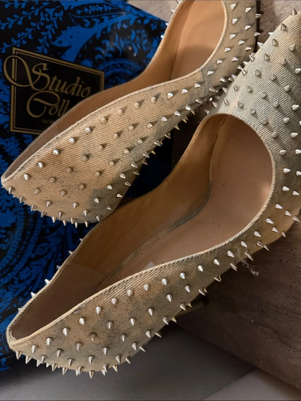 Steve Madden Beige Spike-Studded Pointed Flats